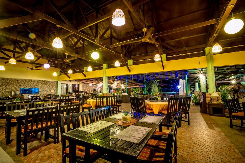 Beringgis Beach Resort&Spa Papar Exterior foto